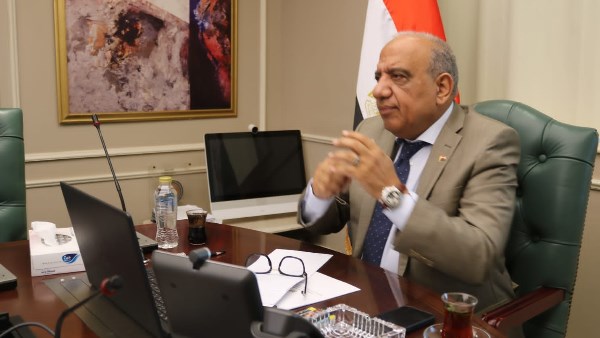 وزير الكهرباء