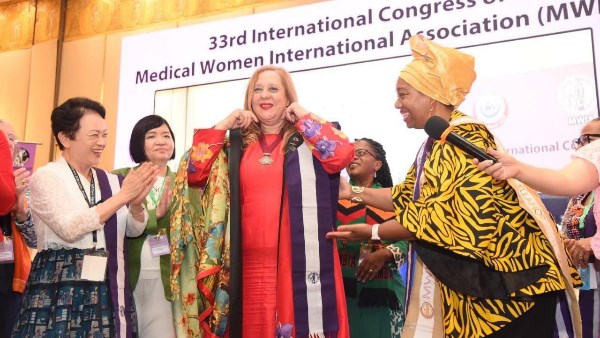 الدكتورة أماني عصفور