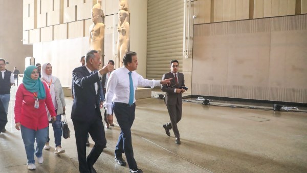 وزير الصحة والسكان