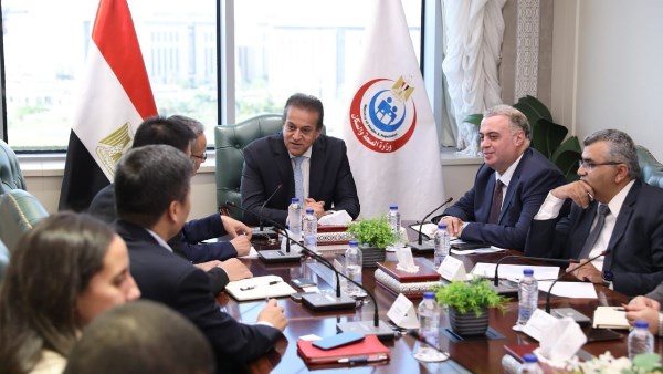 لقاء وزير الصحة بالوفد الصيني  لقاء وزير الصحة بالوفد الصيني