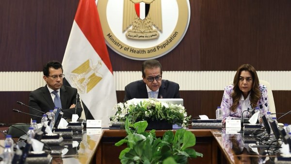 وزراء الصحة والشباب والتنمية المحلية 