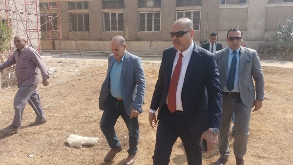 الوزير خلال جولته المفاجئة الوزير خلال جولته المفاجئة