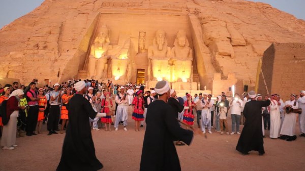 فرق الفنون الشعبية 