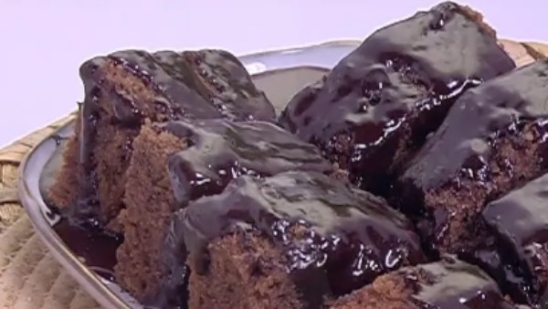 طريقة عمل كيك بصوص القهوة.. خطوة بخطوة