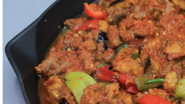  طريقة عمل مسقعة بالسجق