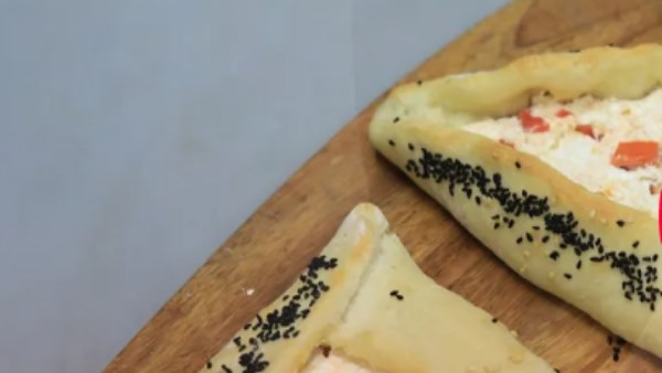 طريقة عمل مخبوزات بالجبنة والطماطم