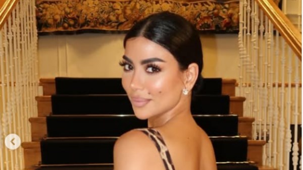 كارولين عزمي 