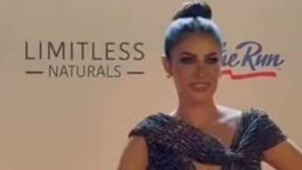 بسمة في مهرجان الجونة السينمائي بفستان بتصميم غريب