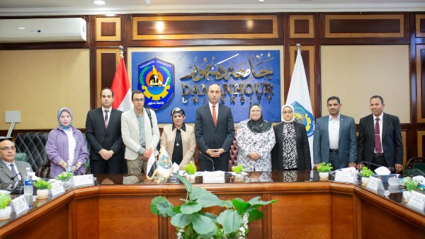مجلس جامعة دمنهور يهنئ الرئيس السيسي ويوجه بتنظيم زيارات ميدانية للطلاب للمتحف المصري مجلس جامعة دمنهور يهنئ الرئيس السيسي ويوجه بتنظيم زيارات ميدانية للطلاب للمتحف المصري