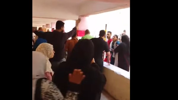 الاعتداء على معلم بالشبشب