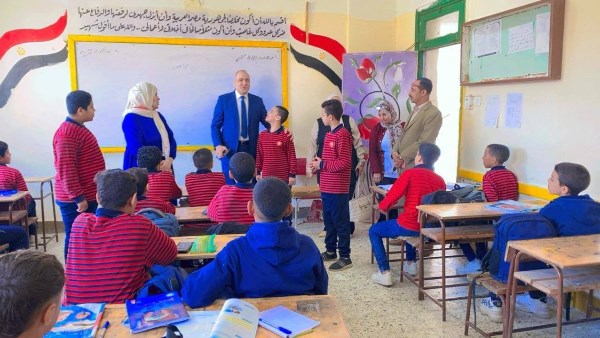 مسئول بالتعليم يتفقد مدارس مدينة نصر مسئول بالتعليم يتفقد مدارس مدينة نصر