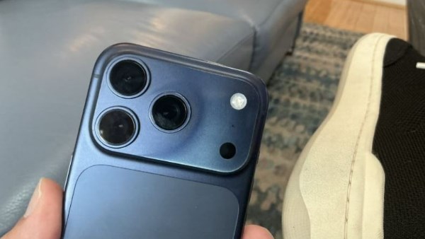 واتف iPhone 17 Pro  