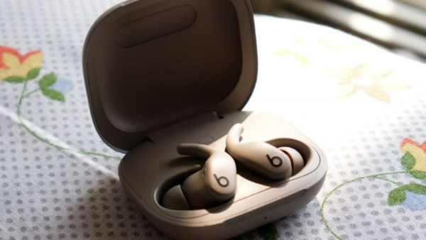 سماعات Powerbeats Fit