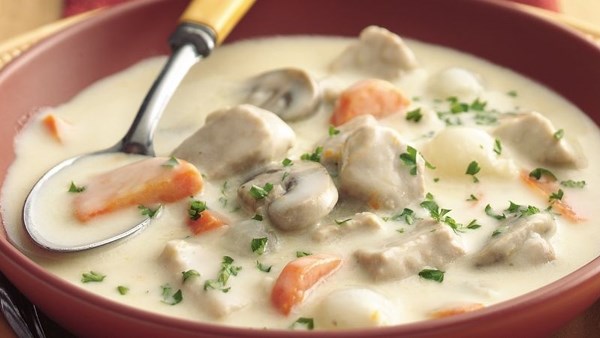 طريقة عمل شوربة البطاطس بالكريمة والمشروم   