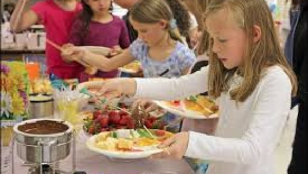 6 مأكولات تحسن مزاج طفلك وتقلل توتره  6 مأكولات تحسن مزاج طفلك وتقلل توتره