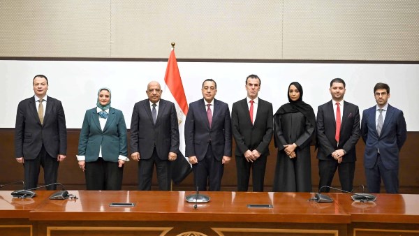 رئيس الوزراء يشهد توقيع اتفاقية تعاون لتنفيذ الدراسات النهائية لمشروع الربط الكهربائي بين مصر وأوروبا عبر إيطاليا