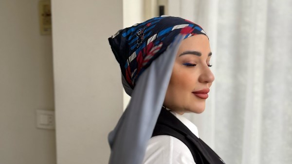 أسما شريف منير تخطف الإنظار بملابس محتشمة و الحجاب
