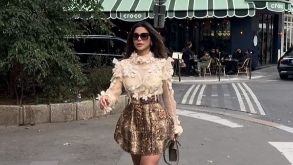 بملابس ملفتة..5 لـ إطلالات يارا السكري في أسبوع الموضة في باريس 