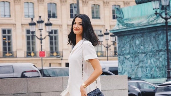  تارا عماد تخطف الانظار بالابيض فى اسبوع الموضة بباريس