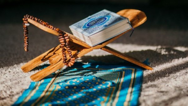الصلاة عبى النبي يوم الجمعة