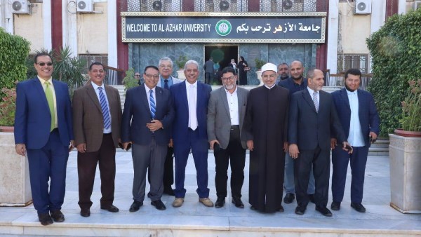 جامعة الأزهر تسيّر قوافل دعم وإغاثة إلى غزة جامعة الأزهر تسيّر قوافل دعم وإغاثة إلى غزة