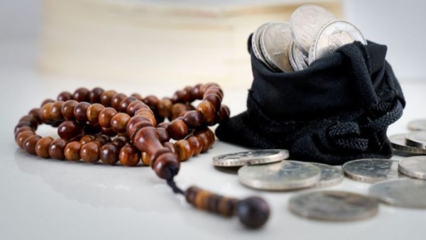أيهما أفضل عمرة التطوع أم الإنفاق على الفقراء والمحتاجين؟ أيهما أفضل عمرة التطوع أم الإنفاق على الفقراء والمحتاجين؟