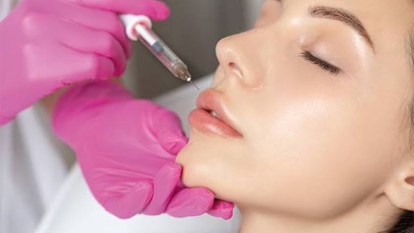 حملة #خالتو_لابسة_بالطو للتوعية بخطر المنتحلين