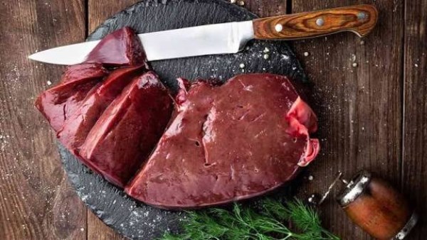ودّعي زفارة الكبدة النيّة.. 7 طرق فعّالة ومجربة للتخلص من رائحتها المزعجة قبل الطهي