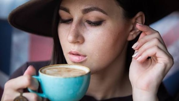 شرب القهوة عند كبار السن شرب القهوة عند كبار السن