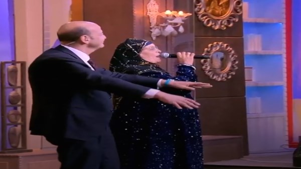 الحاجة نبيلة مع عمرو أديب الحاجة نبيلة مع عمرو أديب