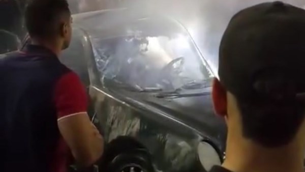 اشتعال النيران فيها على طريق السويس