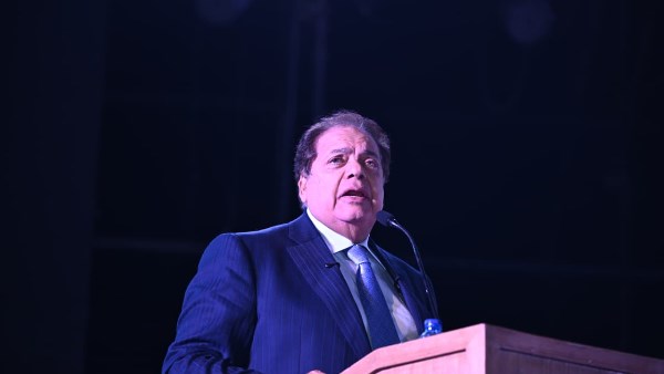 النائب محمد أبو العينين