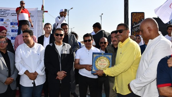 وزير الشباب والرياضة  محافظ السويس 