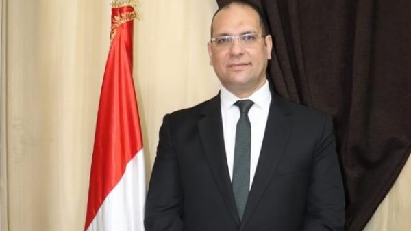  الدكتور أحمد إدريس