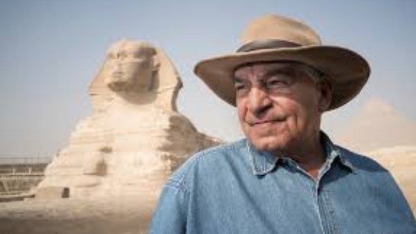 لدكتور زاهي حواس، عالم الأثار الكبير