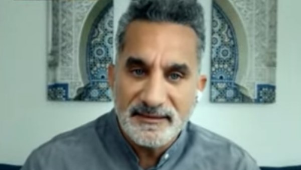الحروب الصليبية لازم ترجع.. باسم يوسف يفضح أغرب كواليس تعيين وزير دفاع بأمريكا