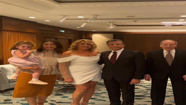إيناس الدغيدي وابنتها 