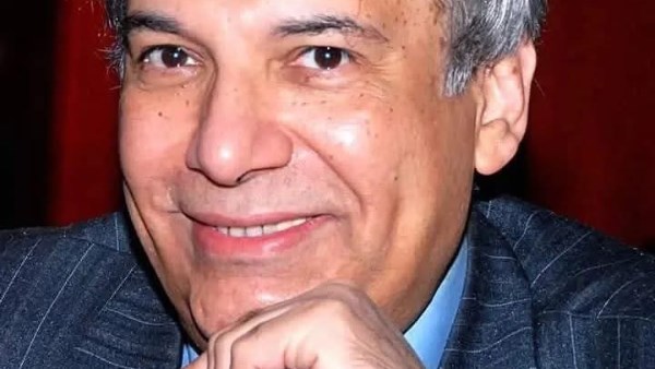 الدكتور عمرو دوارة 