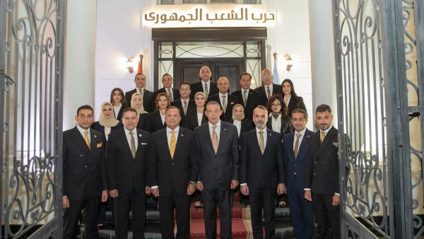 قيادات الشعب الجمهوري تجتمع بمرشحي الحزب بالقائمة الوطنية لمجلس النواب 2025