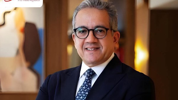 خالد العناني 