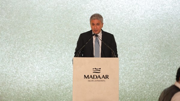 وزير السياحة والآثار 