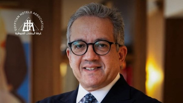 خالد العناني 