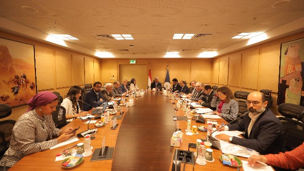 وزير السياحة والآثار 