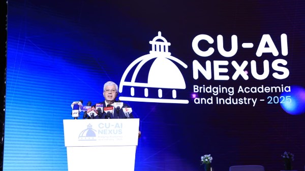 القاهرة ضمن أفضل 100 تجمع علمي وتكنولوجي عالميًا.. وزير التعليم العالي يستعرض الرؤية الوطنية للبحث العلمي القاهرة ضمن أفضل 100 تجمع علمي وتكنولوجي عالميًا.. وزير التعليم العالي يستعرض الرؤية الوطنية للبحث العلمي