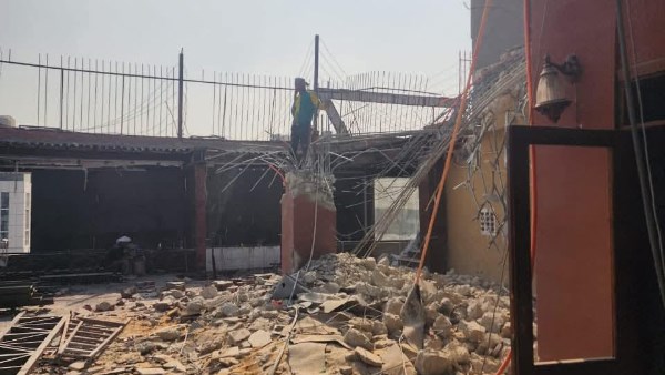 جهاز  القاهرة الجديدة يوقف أعمال مخالفة بمول في مركز المدينة جهاز  القاهرة الجديدة يوقف أعمال مخالفة بمول في مركز المدينة