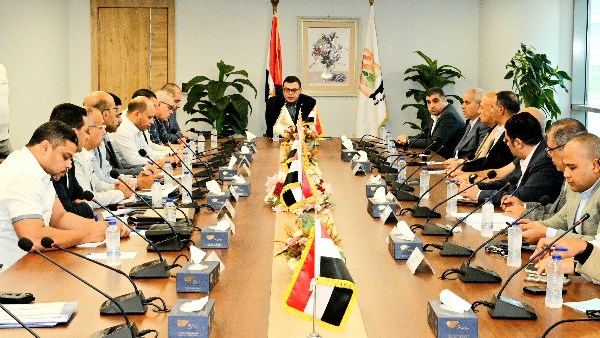 وزير الإسكان يشدد على التطوير والصيانة وأعمال الإنارة بالمدن الجديدة
