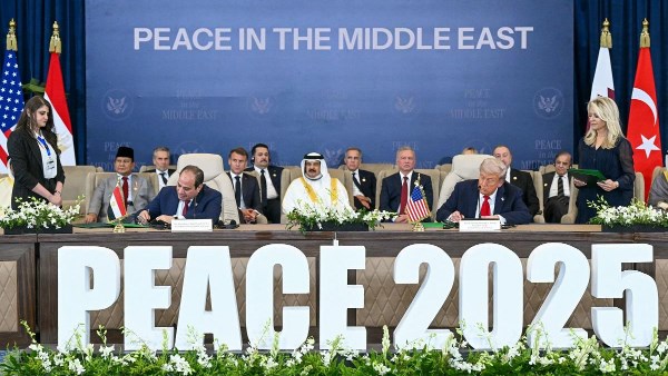 لحظة توقيع اتفاق غزة 