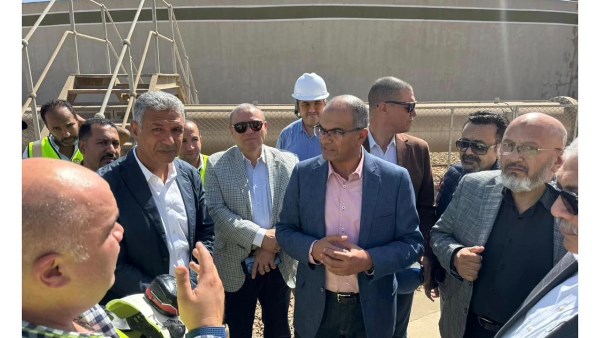 نائب وزير الإسكان يتفقد محطة معالجة الصرف الصحي بالجبل الأصفر