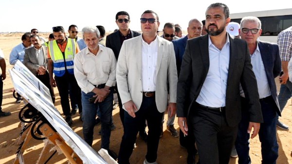 وزير الإسكان  وزير الإسكان