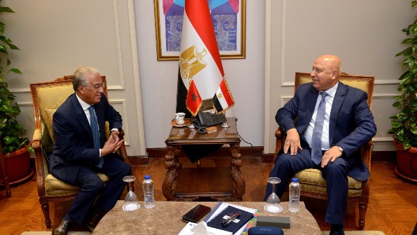 صناعة  صناعة